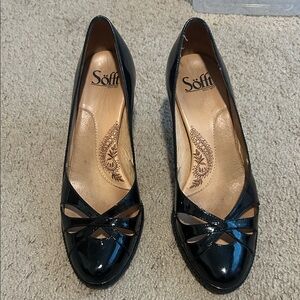 Soffit Women's Black Patent Leather Heels sz 7.5
